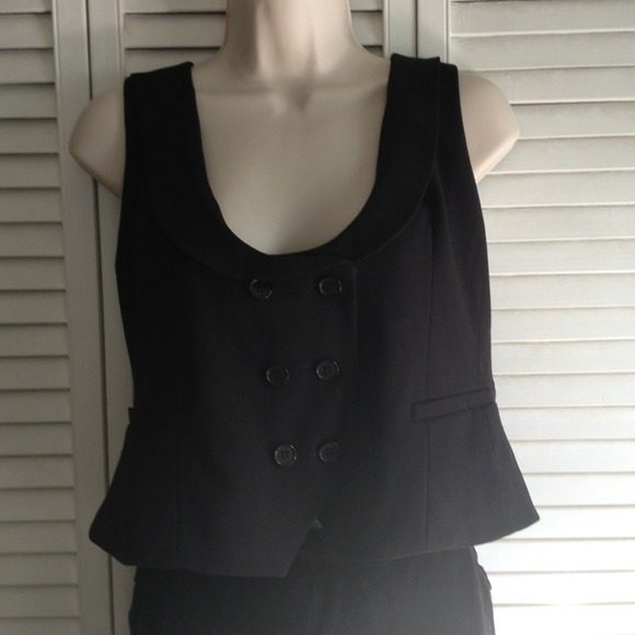⬇REDUCED!⬇Hot Little Black VEST!
