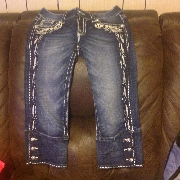 Miss Me capris 😻😻ON HOLD😻😻