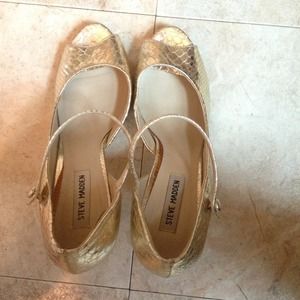 Gold snakeskin Steve Madden shoes