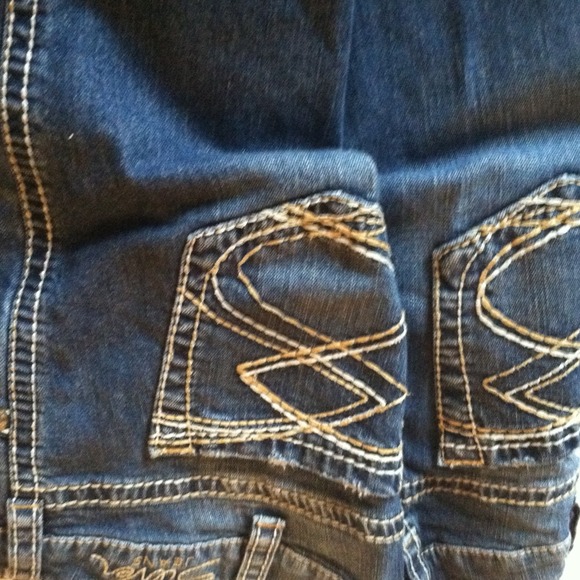 Silver - Picture 2 of 3