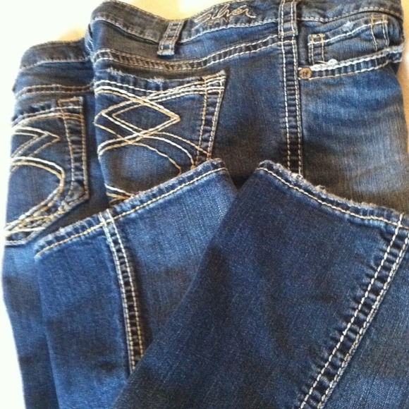 Silver - Picture 3 of 3