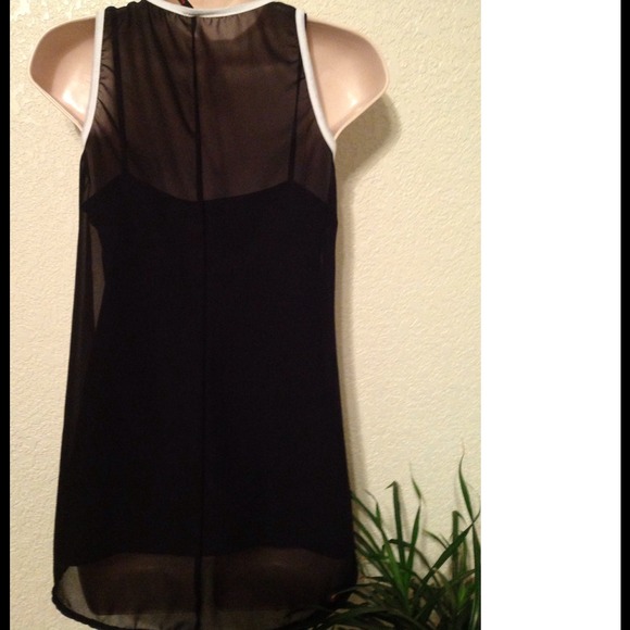 BUNDLED❤️ "LOOKING FOR LOVE" TANK! - Picture 2 of 2