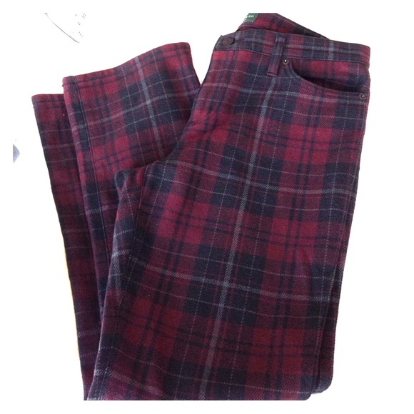 Adorable plaid pants.
