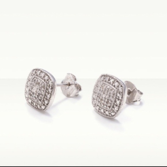 🎀HP 4/27/14🎀Diamond Stud Earrings