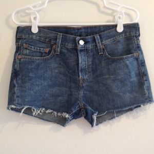🌟price drop🌟Levi's denim shorts