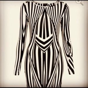 TOP SHOP blk/white geometric design dress...HOT!!!