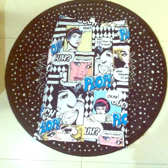 💗High waisted comic strip skirt💗