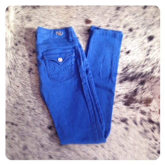 Bright Blue Jeans - Picture 2 of 3