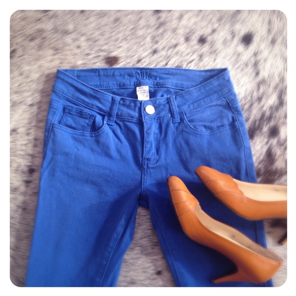 Bright Blue Jeans - Picture 3 of 3