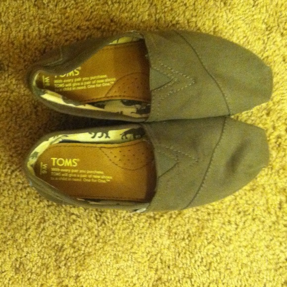woman's canvas toms! - Picture 2 of 3