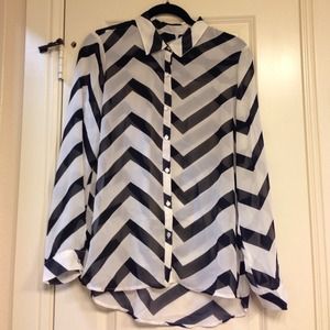 Chevron blouse.🌸black and cream. Lrg 10/12