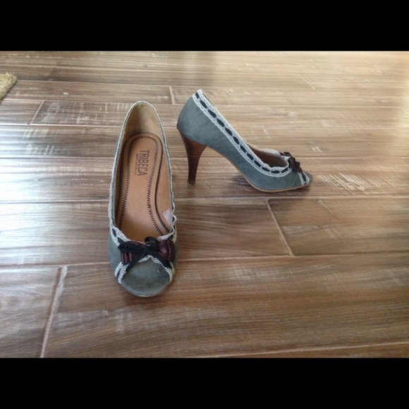 Gray fabric heels