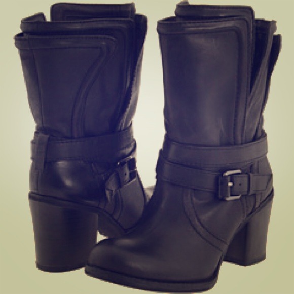 🎉HOST PICK🎉BCBGeneration "Bekki" Boots in Black