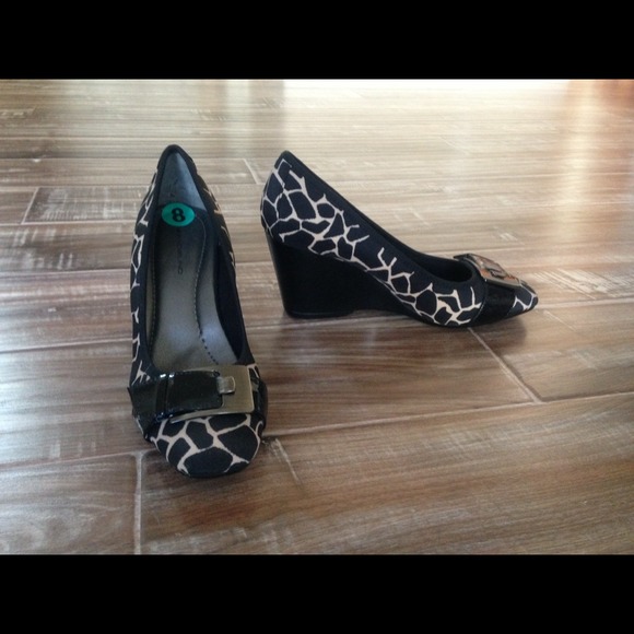 Giraffe-print shoes