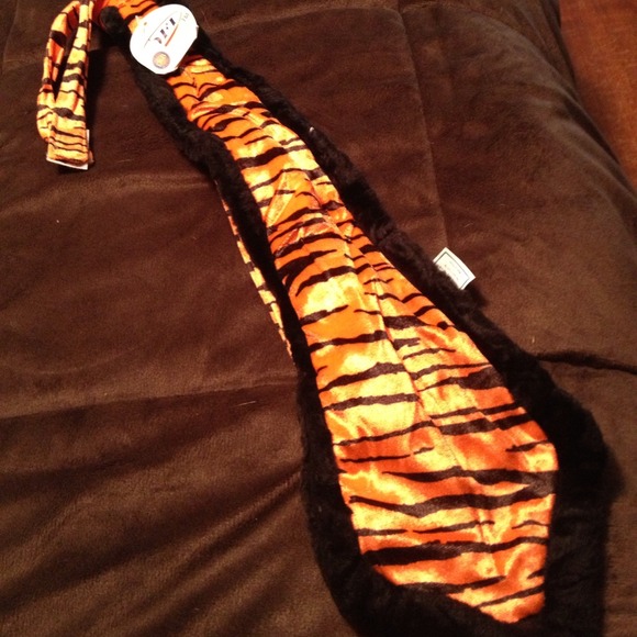 NWT Halloween Fred Flintstone Caveman Tie