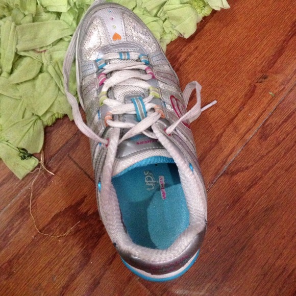 Tone ups sketchers