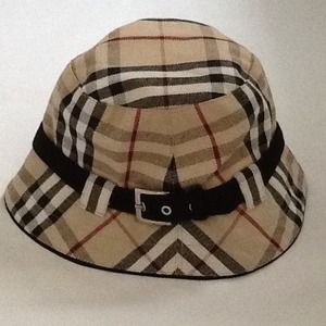 burberry bucket hat price