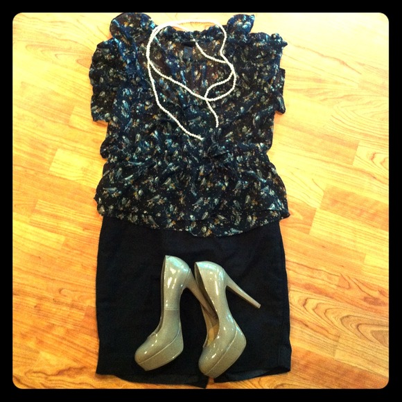 H&M ruffle top w/ birds & flowers