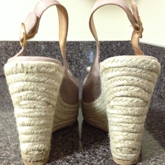 8.5 nude peep toe wedges - Picture 3 of 3
