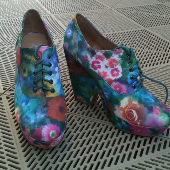 SOLD LOCALLY Watercolor Floral Wedge Heels - Picture 2 of 3