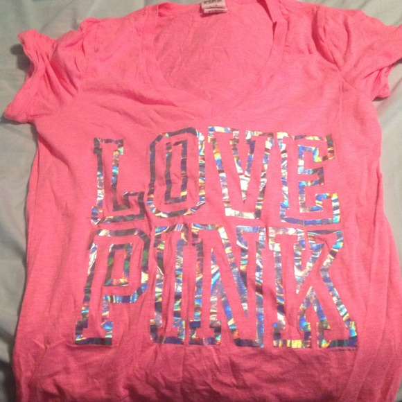 🚫🚫🚫bundled🚫🚫🚫Victoria Secret tee