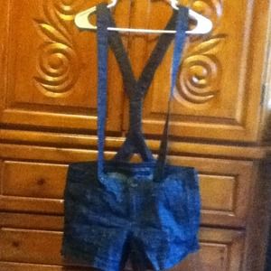 Suspenders shorts