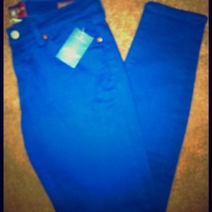 *NEW* LUCKY BRAND. SKINNY JEANS. SEASON'S COLOR.