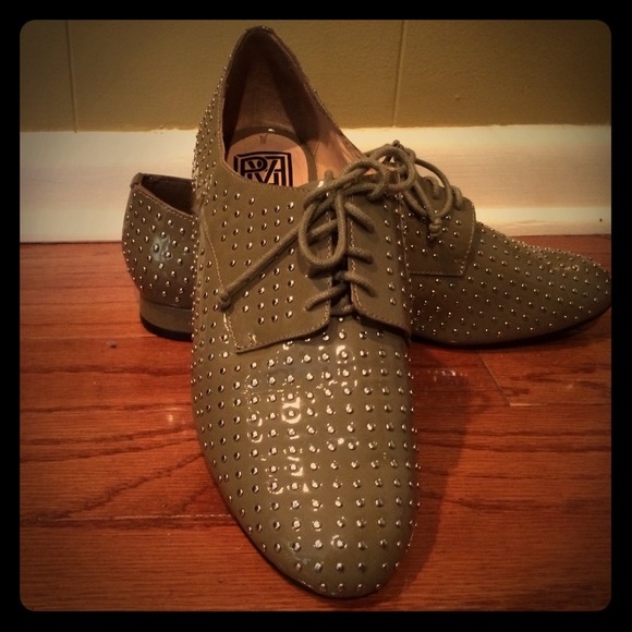 🚫SOLD! Pour La Victoire Studded Brogues!