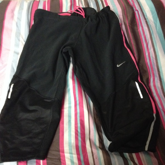 🚫SOLD🚫Nike Dri-fit work out capris