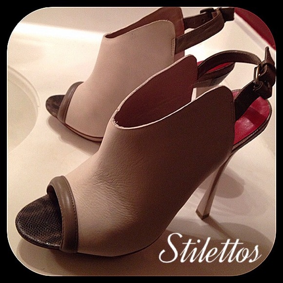 Charles Jourdan Paris cream and snakeskin stiletto - Picture 3 of 4