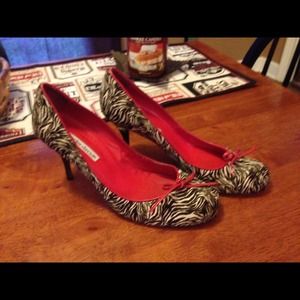 Charles David Zebra print pumps