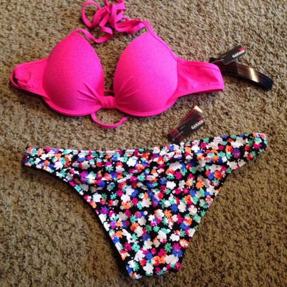 ✨BUNDLE✨ floral bathing suit & Delia's jeans
