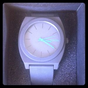 Nixon time teller watch
