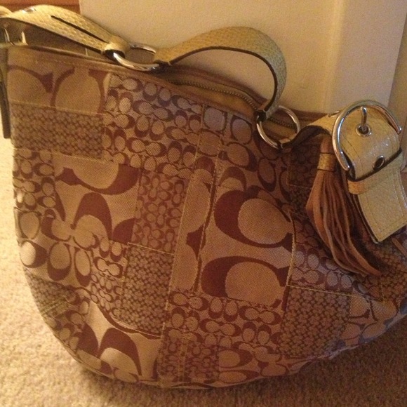 Coach green trimmed hobo style bag - Picture 1 of 1
