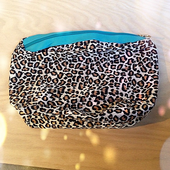 ❗🚫SOLD IN BUNDLE❗Tealed Vintage Handbag - Picture 4 of 4