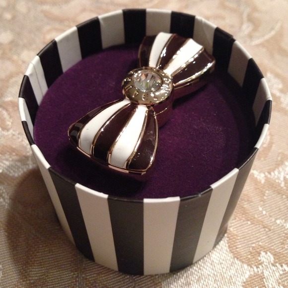 Henri Bendel Jewelry - 💔SOLD💔Henri Bendel solid perfume ring
