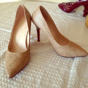 Shoe dazzle nude snakeskin pumps