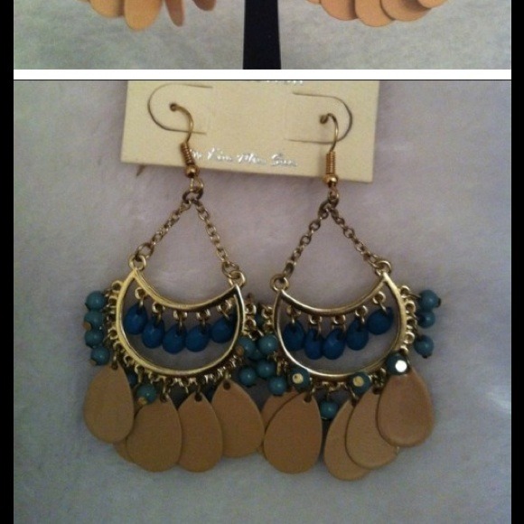 Earrings - Picture 1 of 2