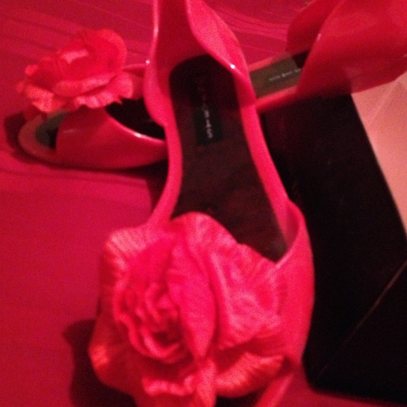 Open toe jelly flats from Steve Madden - Picture 2 of 4