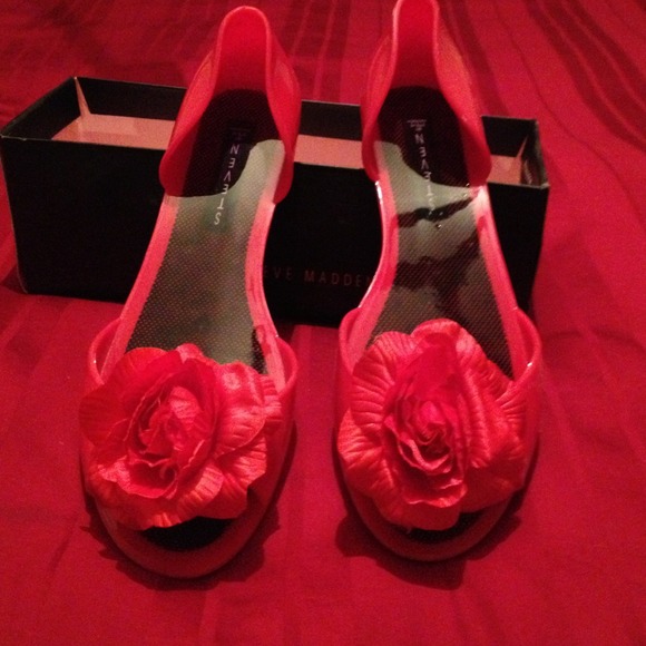 Open toe jelly flats from Steve Madden - Picture 3 of 4