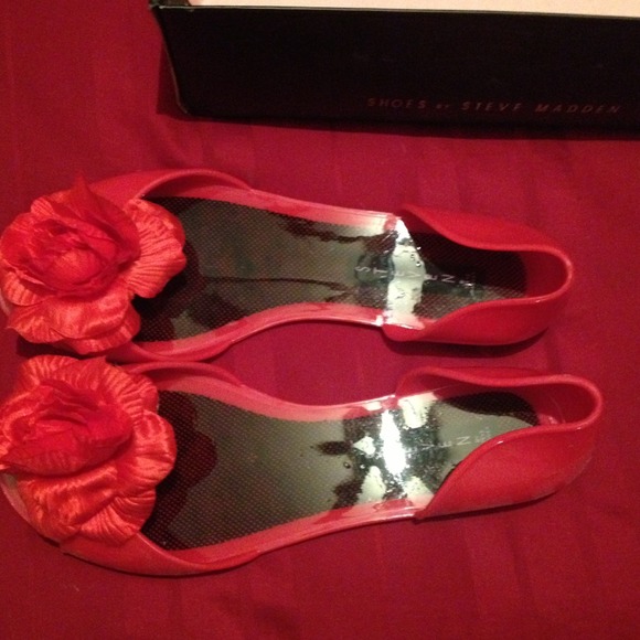 Open toe jelly flats from Steve Madden - Picture 4 of 4