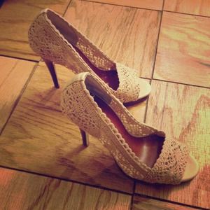 Colin Stuart Lace Peep-toe Pumps