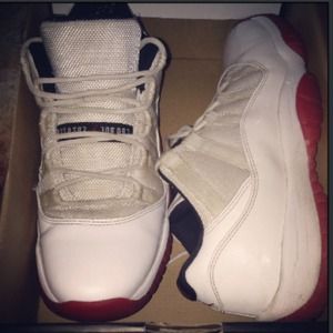 Jordan retro 11s Size 7