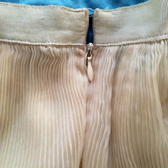 Outfit only $25! Ethereal Tiffany blue lace top XS - Picture 4 of 4