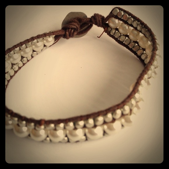 American Eagle Pearl Bracelet