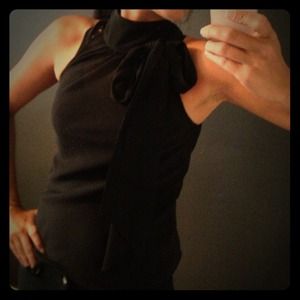 Black bow top tank