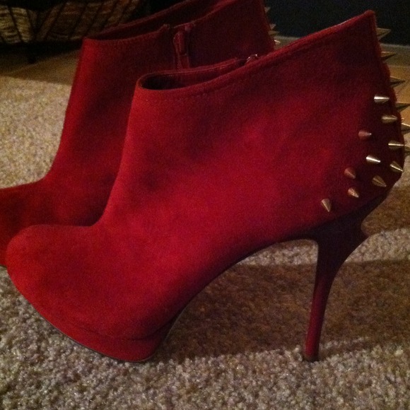 DV (Dolce Vita) red suede booties!⚡️⚡️NEW PRICE⚡️