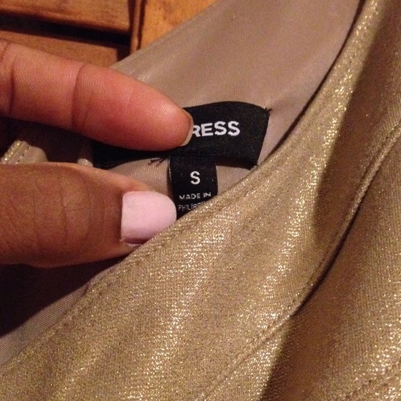 EXPRESS - Picture 2 of 4