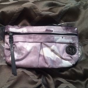 BNWT Lululemon Travel Pooch