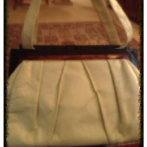 100% Vintage Ruth Saltz Handbag from the 1950's.